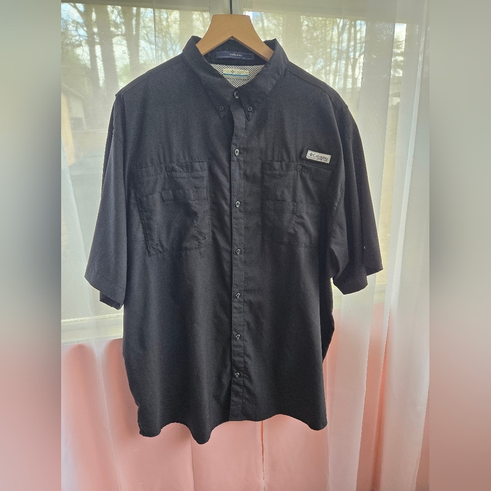 Columbia Men’s Black Short-Sleeve Button-Down Shirt with Chest Pockets